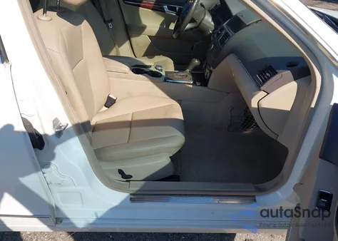 2009 Mercedes-Benz C 300 Luxury 4Matic z USA, uszkodzony, nr VIN WDDGF81XX9R065265